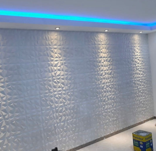 PAREDE REVESTIDA COM PLACAS 3D